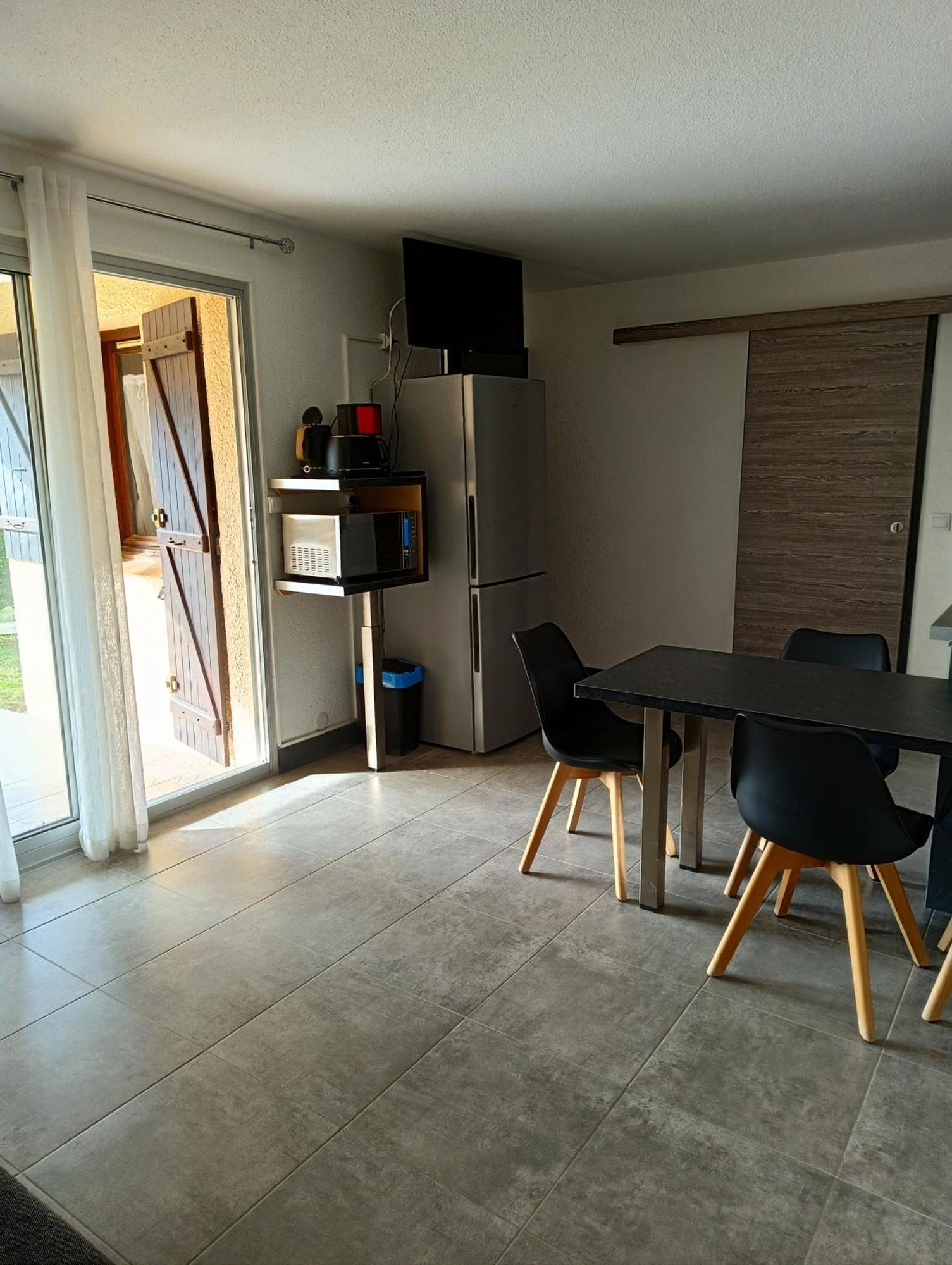 Logement Coquelicot Saint-Cyprien  Extérieur photo
